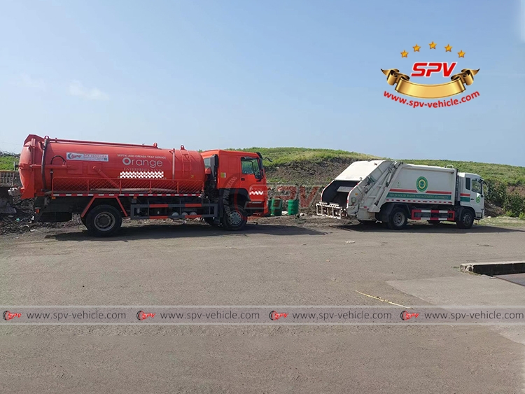 Our compactor truck and sewage vacuum truck are working on the same landfill site.